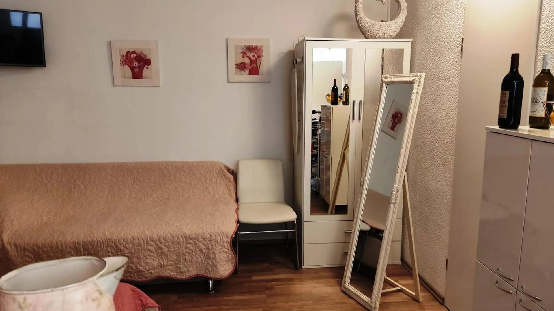 Augustina Apartments Ρόβινι